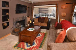 Lionshead Village 2 Bedroom With Pool, Walk To Slopes!